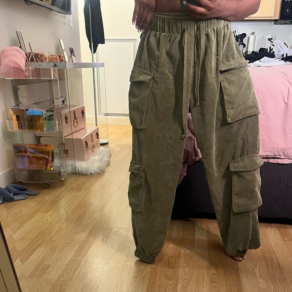 Pants - Forever 21 Corduroy cargo joggers